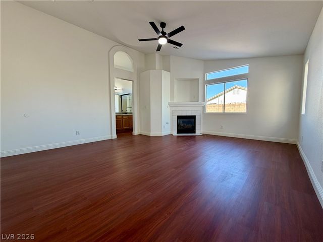 3813 Sorrowing Sparrow Court, North Las Vegas, NV 89032