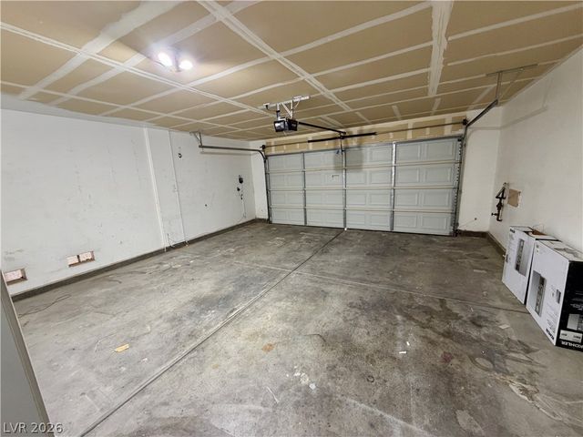 3813 Sorrowing Sparrow Court, North Las Vegas, NV 89032