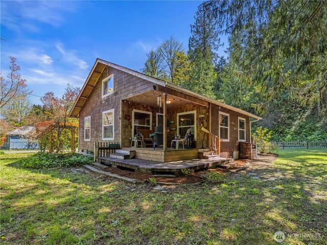 400 N Finch Creek Road, Hoodsport, WA 98548