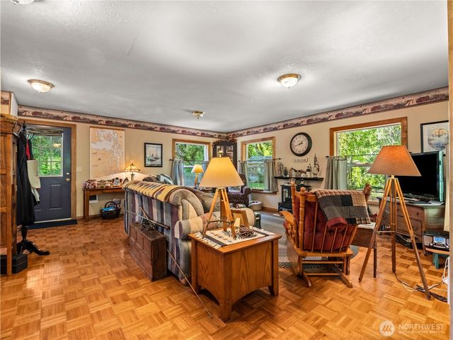 400 N Finch Creek Road, Hoodsport, WA 98548
