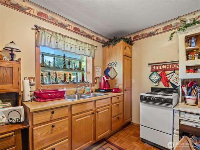400 N Finch Creek Road, Hoodsport, WA 98548