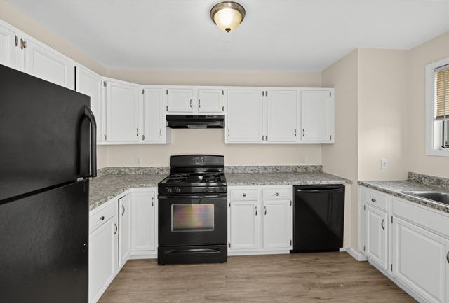 8 Mahogany Run 8, Leominster, MA 01453