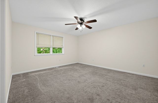 8 Mahogany Run 8, Leominster, MA 01453
