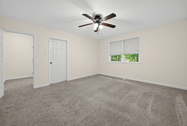 8 Mahogany Run 8, Leominster, MA 01453