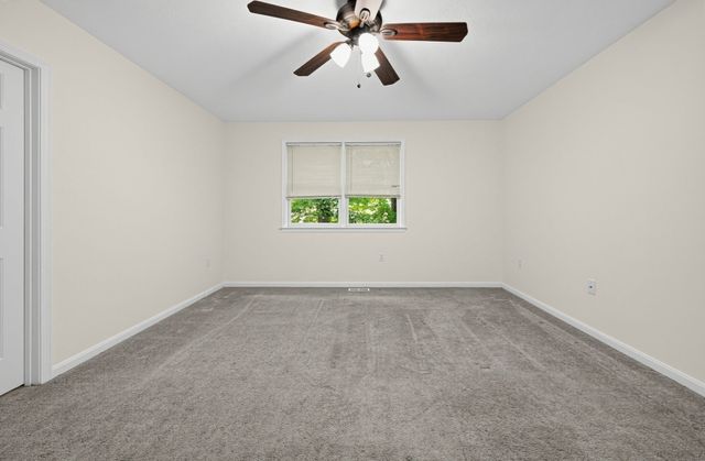 8 Mahogany Run 8, Leominster, MA 01453