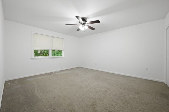 8 Mahogany Run 8, Leominster, MA 01453