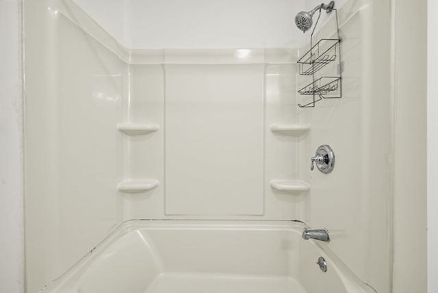 8 Mahogany Run 8, Leominster, MA 01453