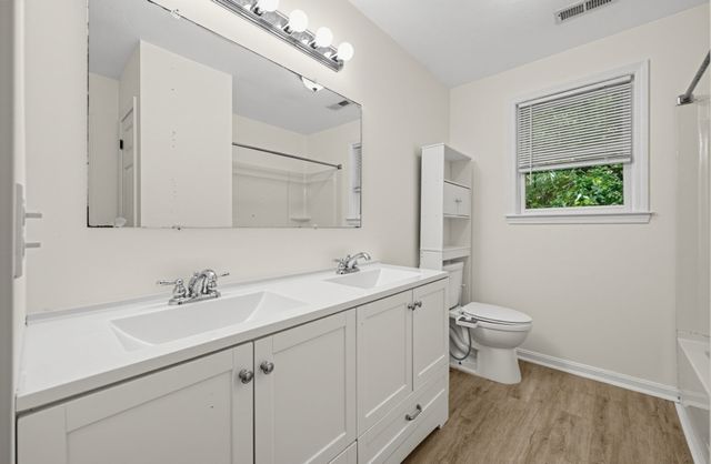 8 Mahogany Run 8, Leominster, MA 01453