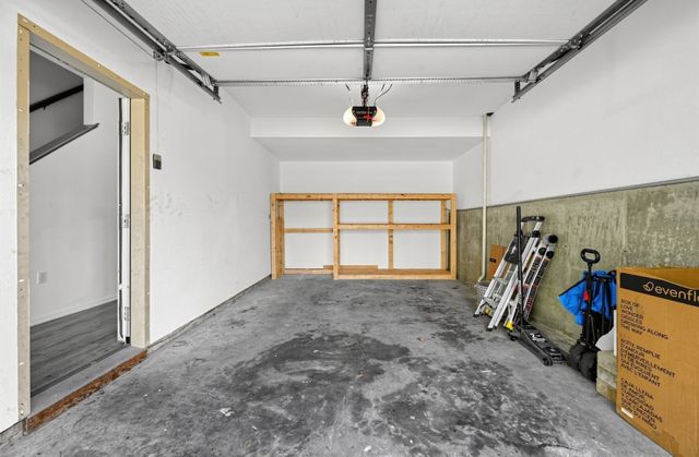 8 Mahogany Run 8, Leominster, MA 01453
