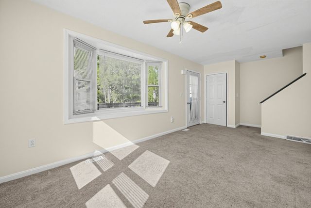 8 Mahogany Run 8, Leominster, MA 01453