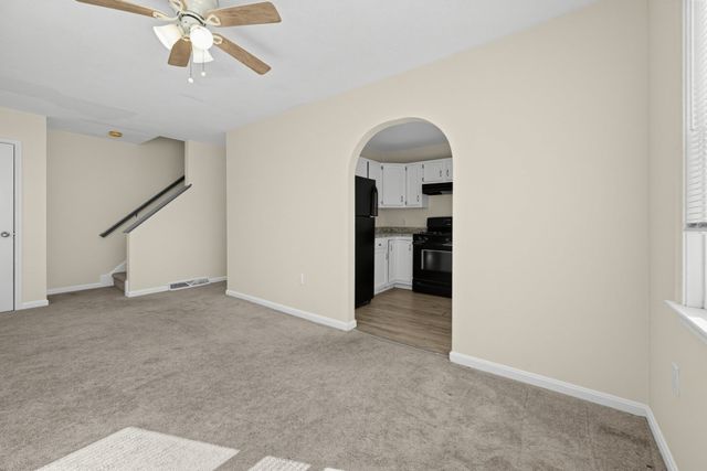 8 Mahogany Run 8, Leominster, MA 01453