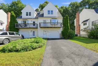 8 Mahogany Run 8, Leominster, MA 01453