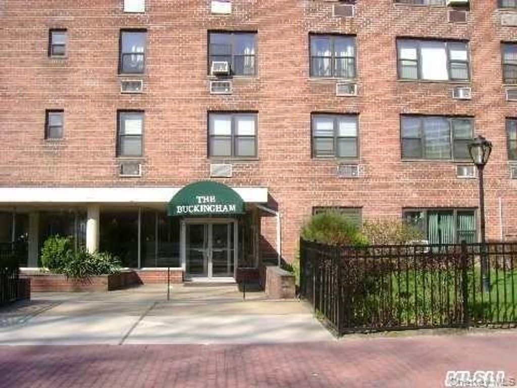 124 Smith Street 1B, Freeport, NY 11520