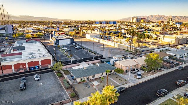 1902 Weldon Place, Las Vegas, NV 89104