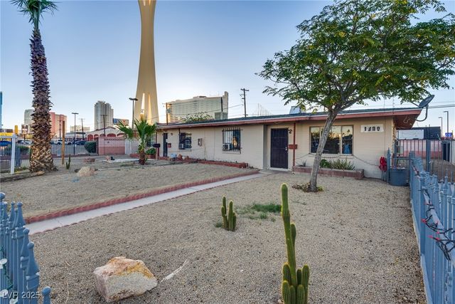 1902 Weldon Place, Las Vegas, NV 89104