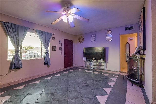 1902 Weldon Place, Las Vegas, NV 89104