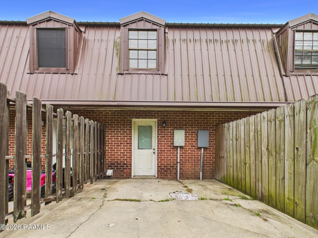104 Country Lane C, Lafayette, LA 70508