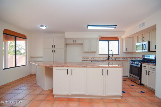 9156 N Jessy Lane, Tucson, AZ 85742