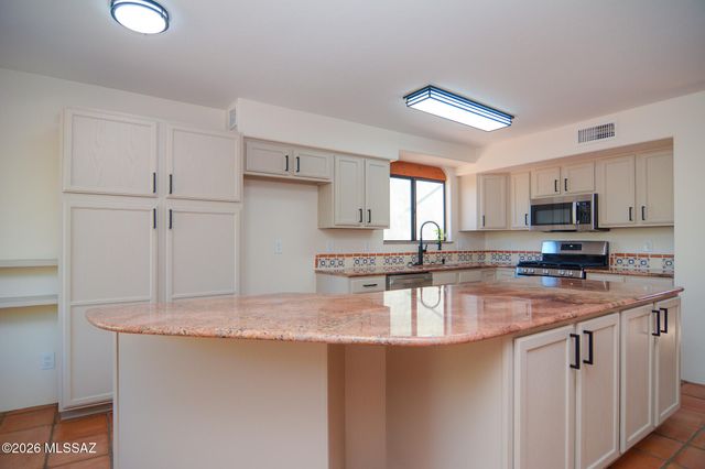 9156 N Jessy Lane, Tucson, AZ 85742