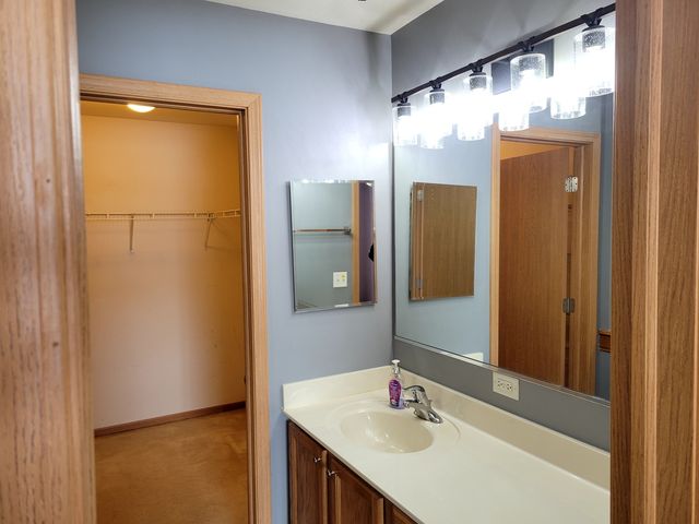 1420 Draper Road, Mchenry, IL 60050