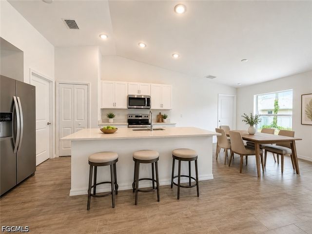 2925 NE 6th AVE, Cape Coral, FL 33909