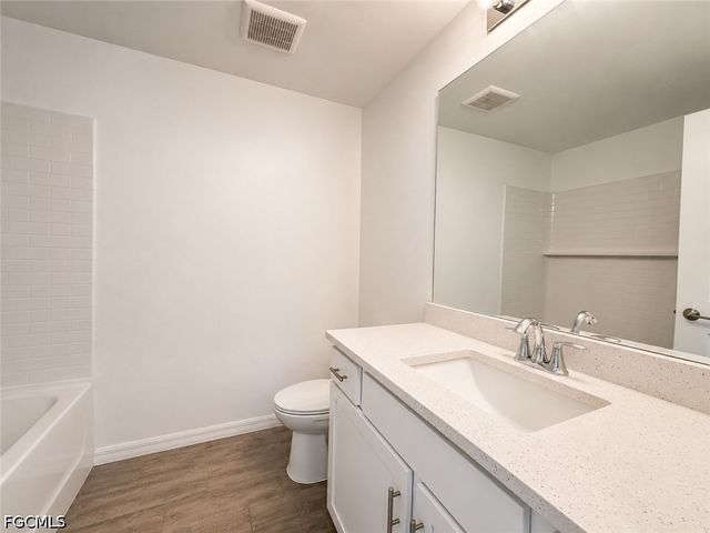 2925 NE 6th AVE, Cape Coral, FL 33909