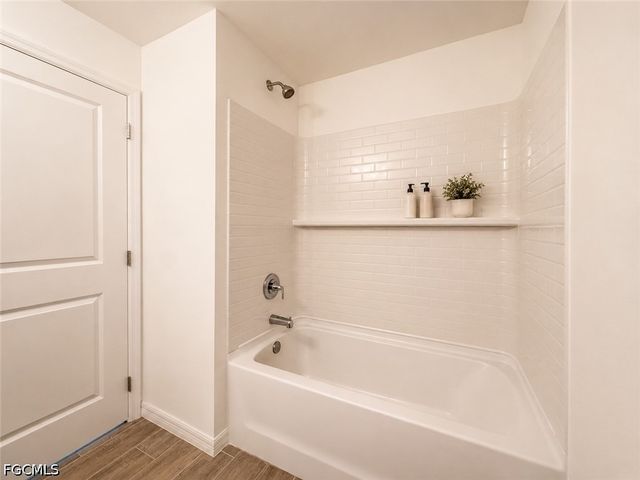 2925 NE 6th AVE, Cape Coral, FL 33909