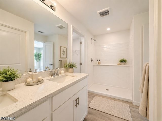 2925 NE 6th AVE, Cape Coral, FL 33909