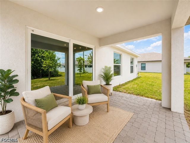2925 NE 6th AVE, Cape Coral, FL 33909