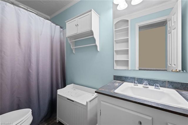 2009 Roanoke Drive, Greensboro, NC 27408