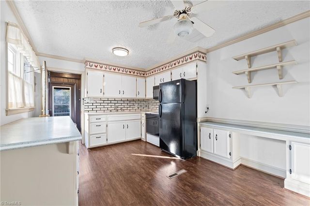 2009 Roanoke Drive, Greensboro, NC 27408