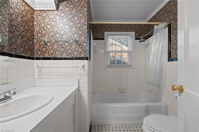 2009 Roanoke Drive, Greensboro, NC 27408