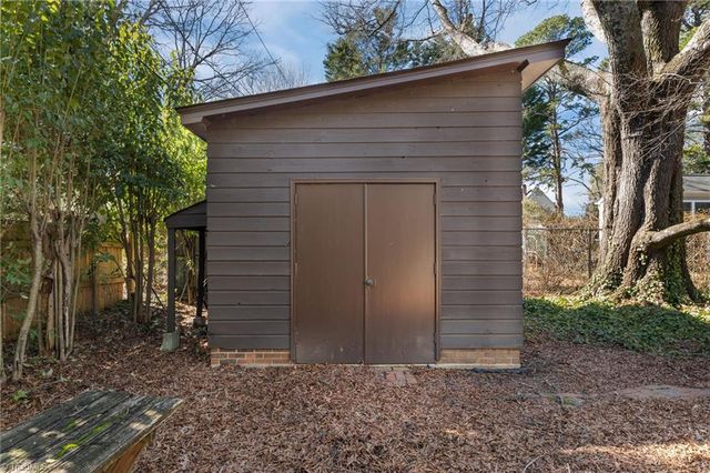 2009 Roanoke Drive, Greensboro, NC 27408