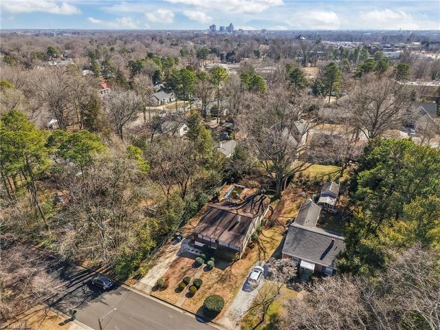 2009 Roanoke Drive, Greensboro, NC 27408