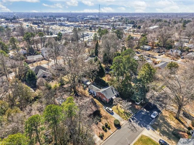 2009 Roanoke Drive, Greensboro, NC 27408