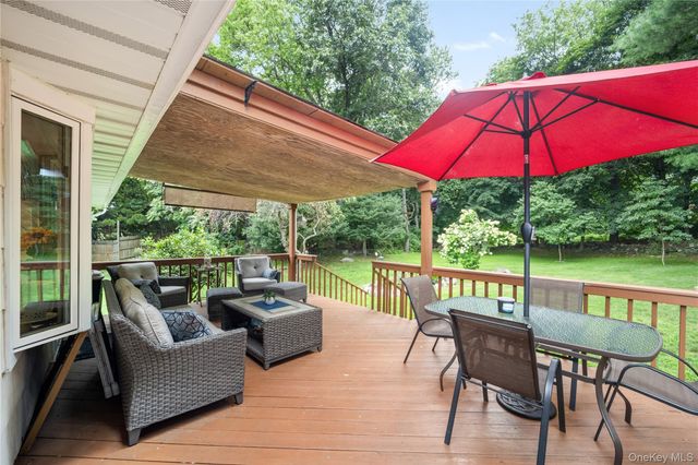 6 Reeback Drive, Ossining, NY 10562