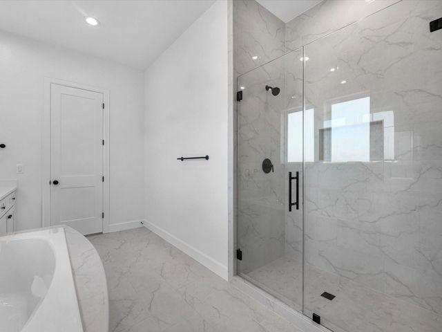 10006 Goliad Drive, Mont Belvieu, TX 77523