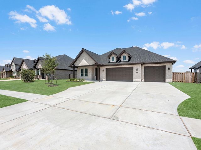10006 Goliad Drive, Mont Belvieu, TX 77523