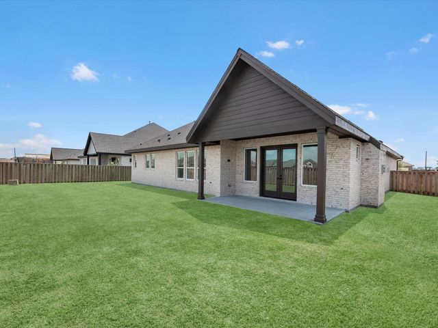 10006 Goliad Drive, Mont Belvieu, TX 77523