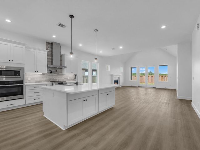 10006 Goliad Drive, Mont Belvieu, TX 77523