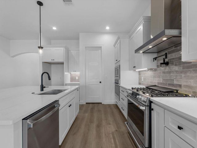 10006 Goliad Drive, Mont Belvieu, TX 77523