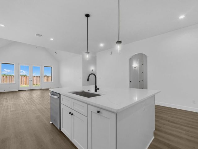 10006 Goliad Drive, Mont Belvieu, TX 77523