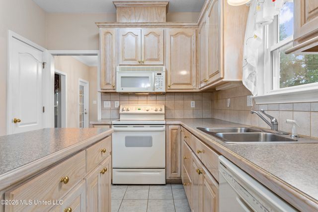8195 Curry Road, Biloxi, MS 39532