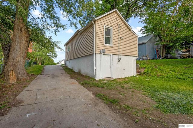 1444 S 16th Street, Omaha, NE 68108