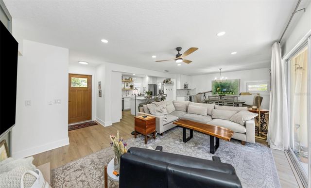 710 31ST AVENUE N, St Petersburg, FL 33704