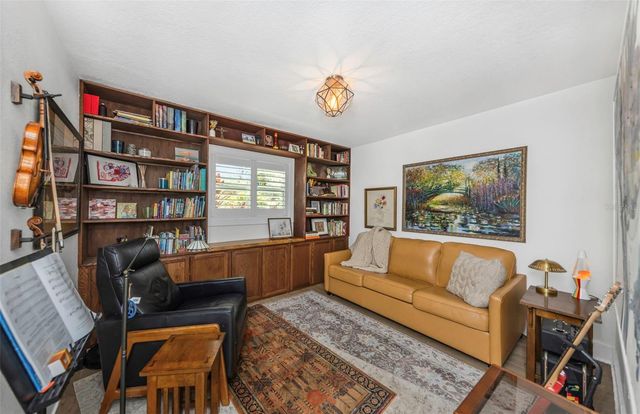 710 31ST AVENUE N, St Petersburg, FL 33704