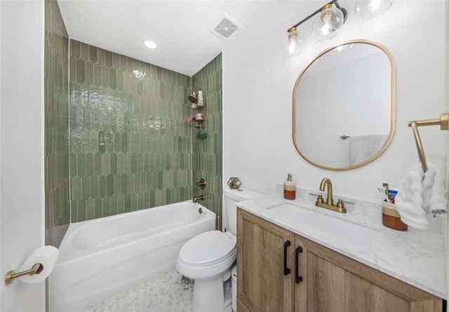 710 31ST AVENUE N, St Petersburg, FL 33704