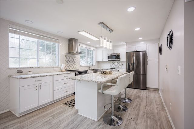 135 Maple Hill Farm Road, Penfield, NY 14526