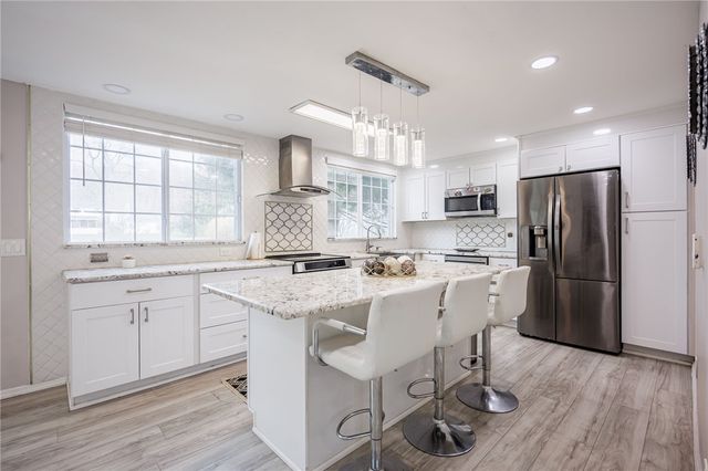 135 Maple Hill Farm Road, Penfield, NY 14526