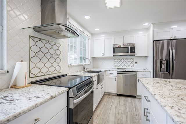 135 Maple Hill Farm Road, Penfield, NY 14526